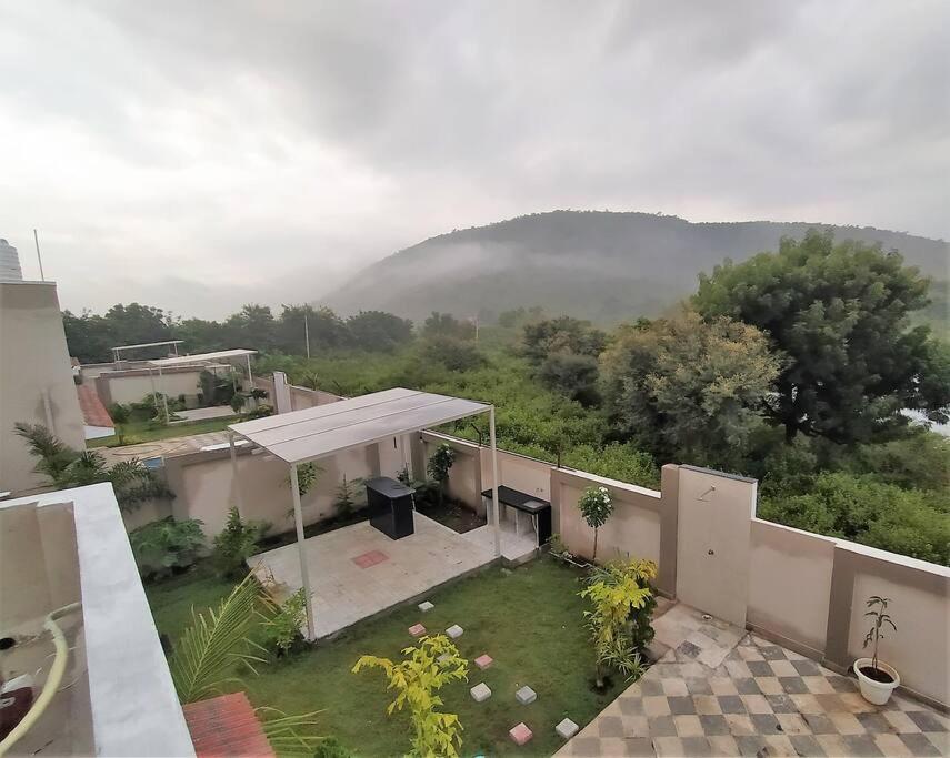 Nine Hill Villa - 2Bhk Private Villa With Pool Удайпур Экстерьер фото