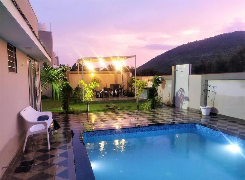Nine Hill Villa - 2Bhk Private Villa With Pool Удайпур Экстерьер фото